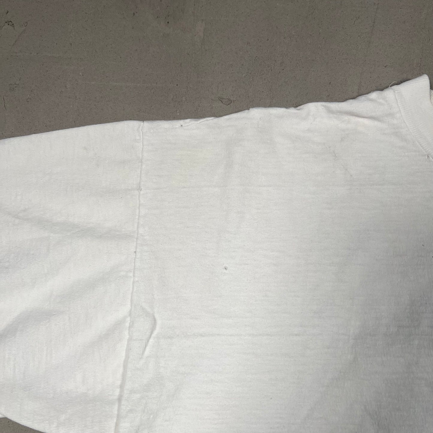 1990's Big Johnson ShotGuns White Tee Size Large USED v18489