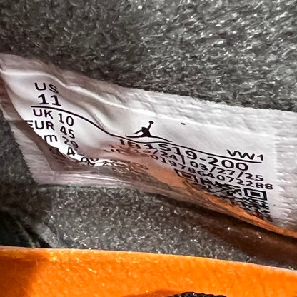 Jordan 4 Undefeated (2025) Size 11 NEW S23443