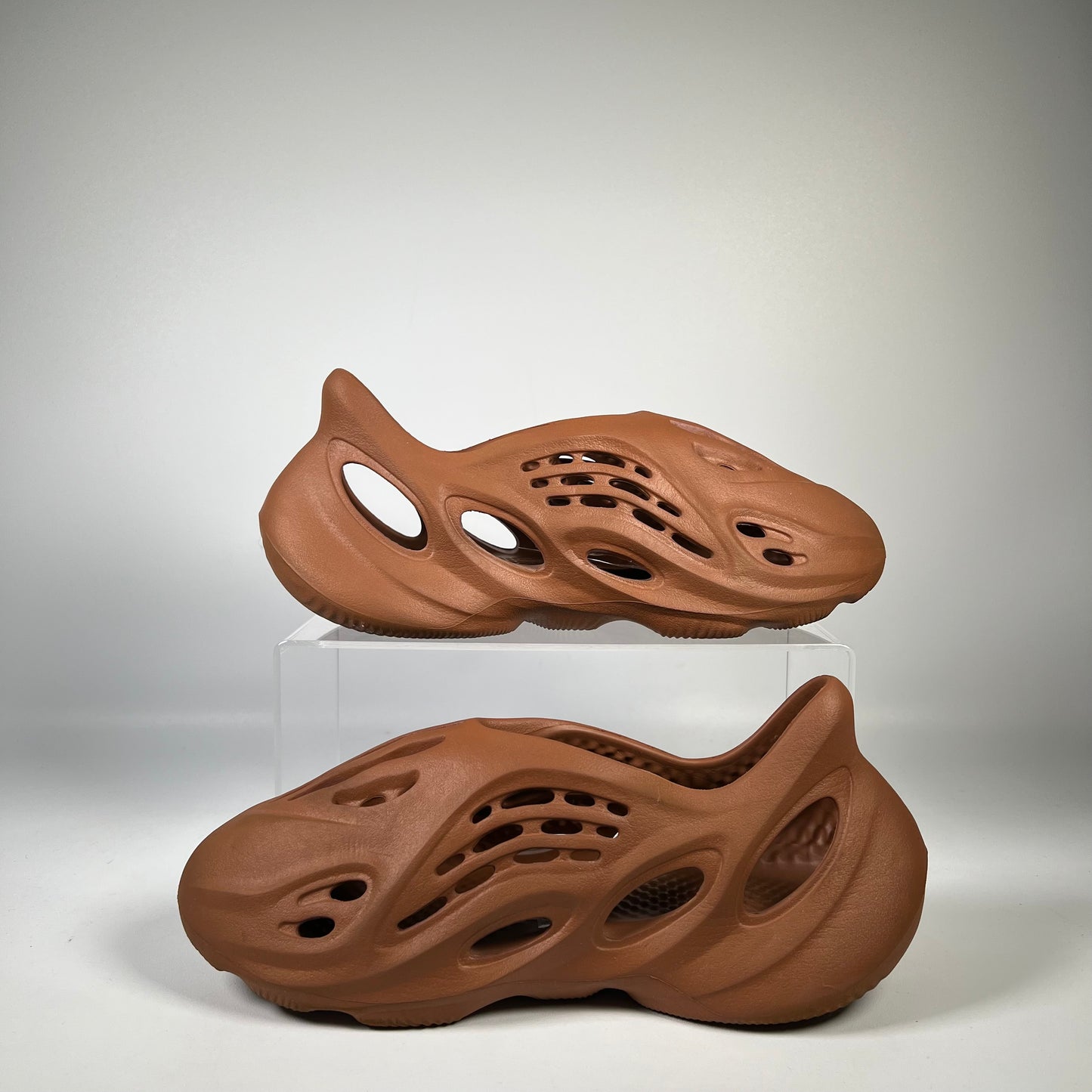 Yeezy Foam Runner Clay Red (2023) Size 9 USED s20063