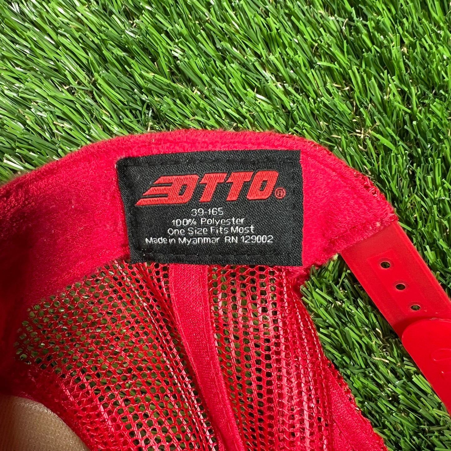 Sicko Workin Like A Red Trucker Hat USED x14746