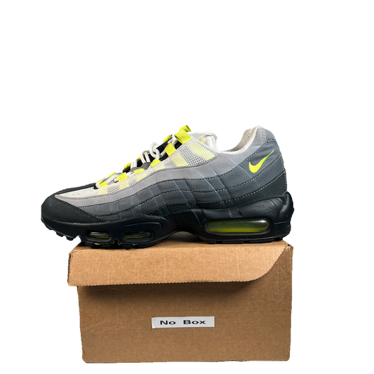 Nike Air Max 95 Neon (2020) Size 9 USED s22738