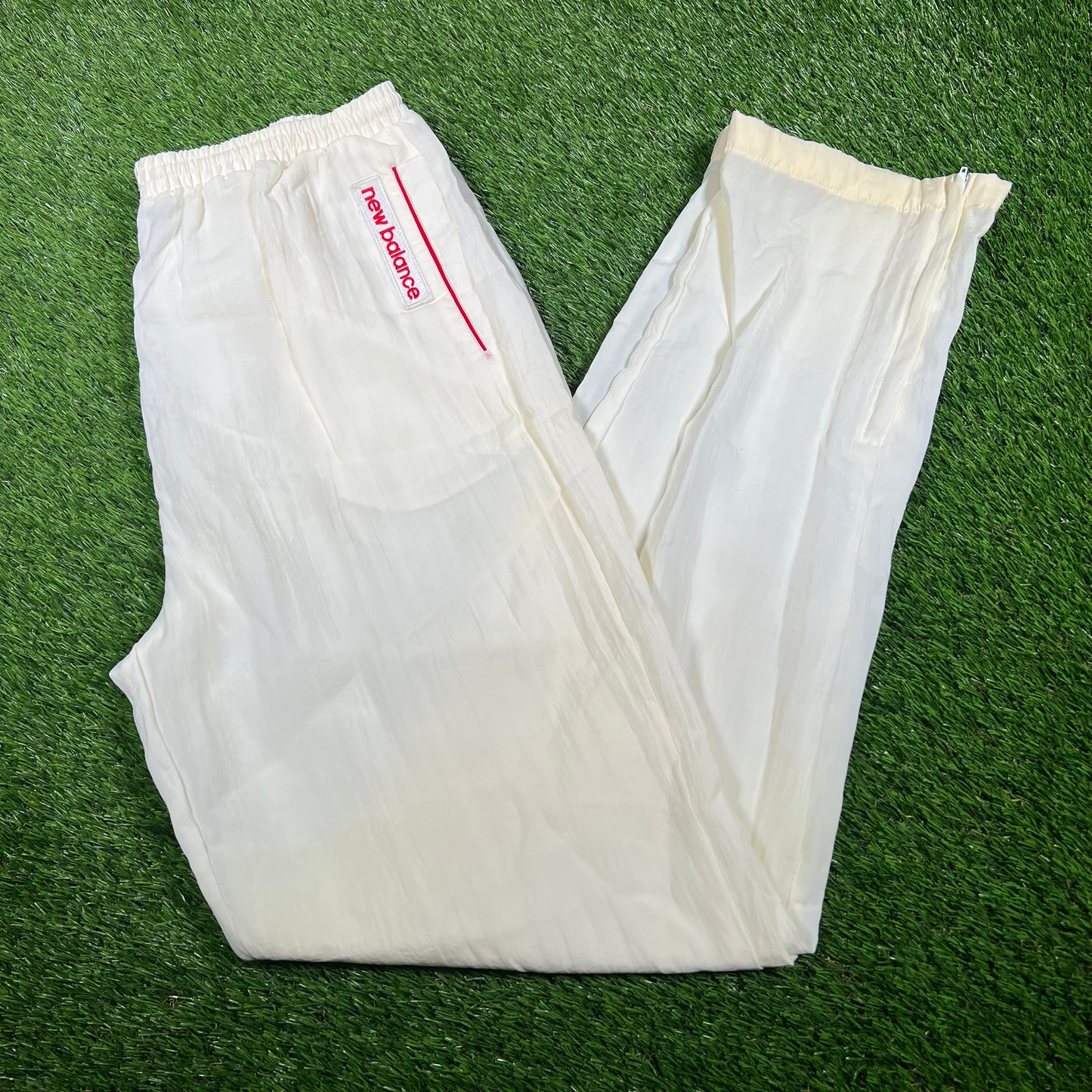 1990s New Balance White Nylon Track Pants Size Large USED v17028