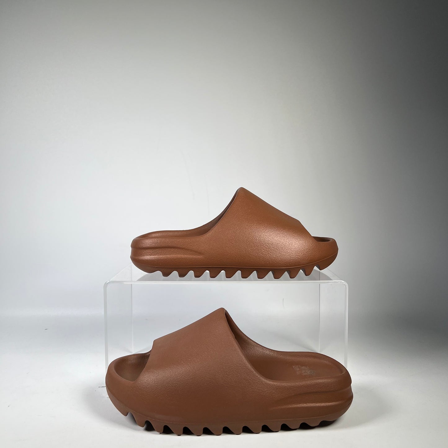Yeezy Slide Flax Size 4 NEW s13556