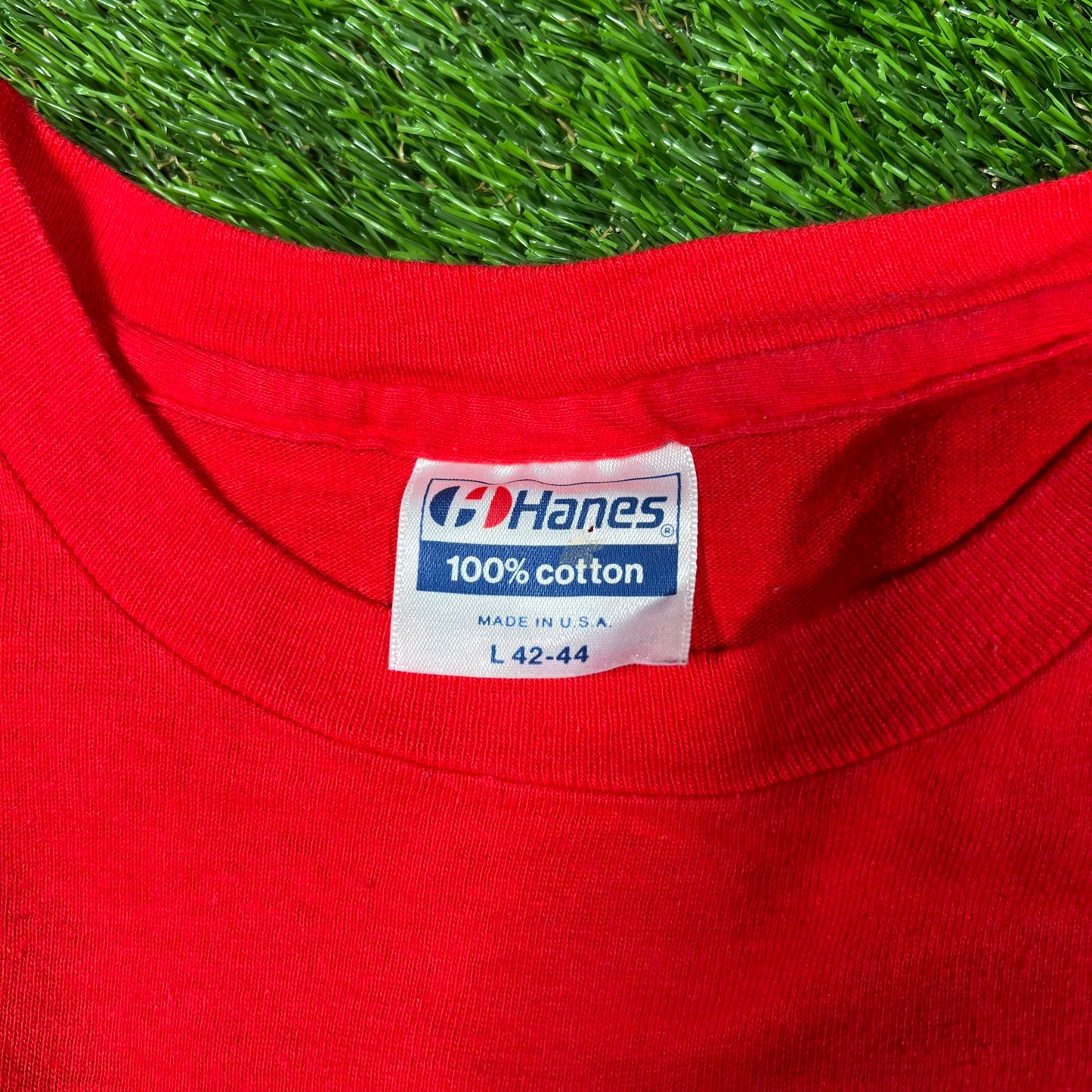 1989 Cow With Leafs Red Tee Size Large USED v16947
