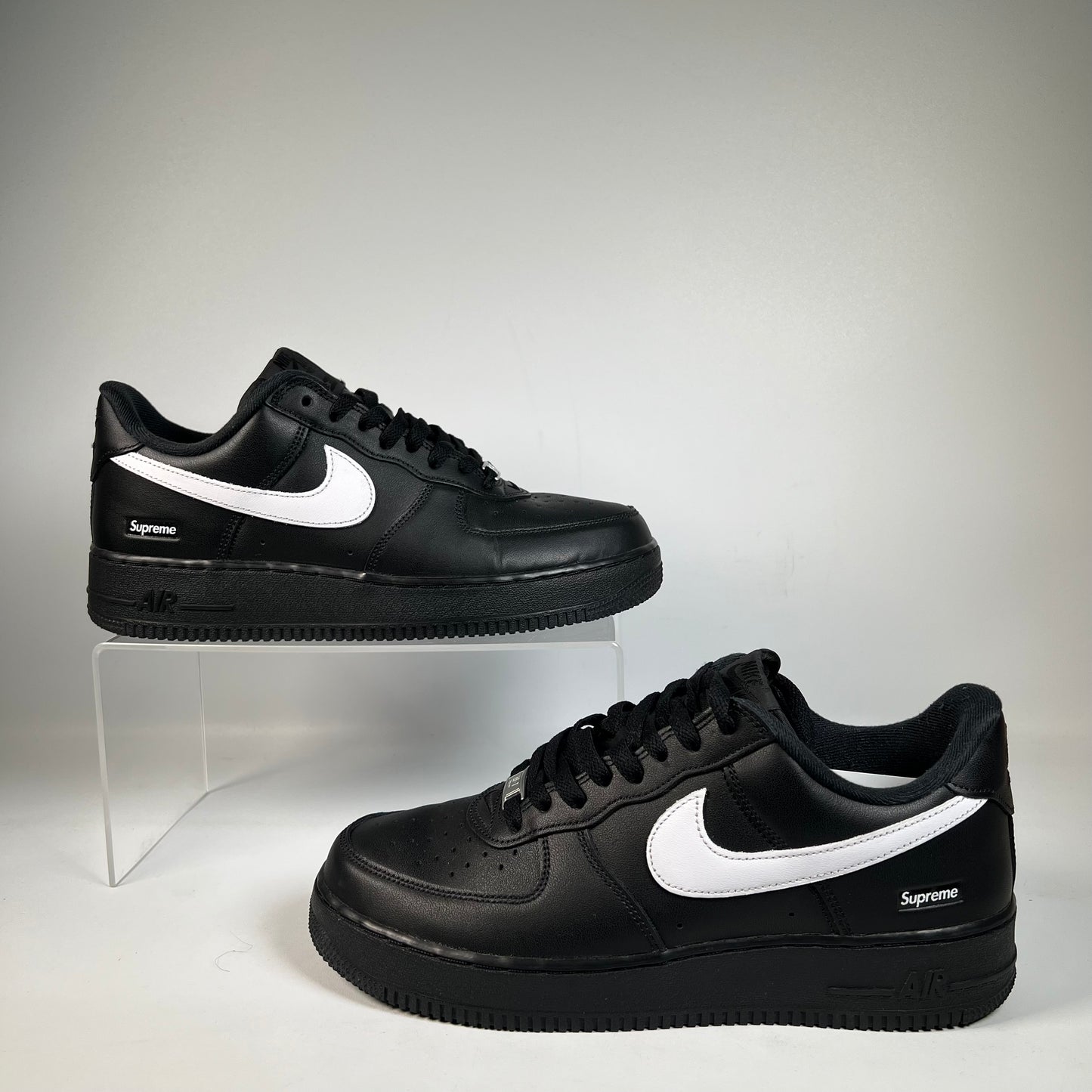 Air Force 1 Supreme Black White (2025) Size 9 USED s22194