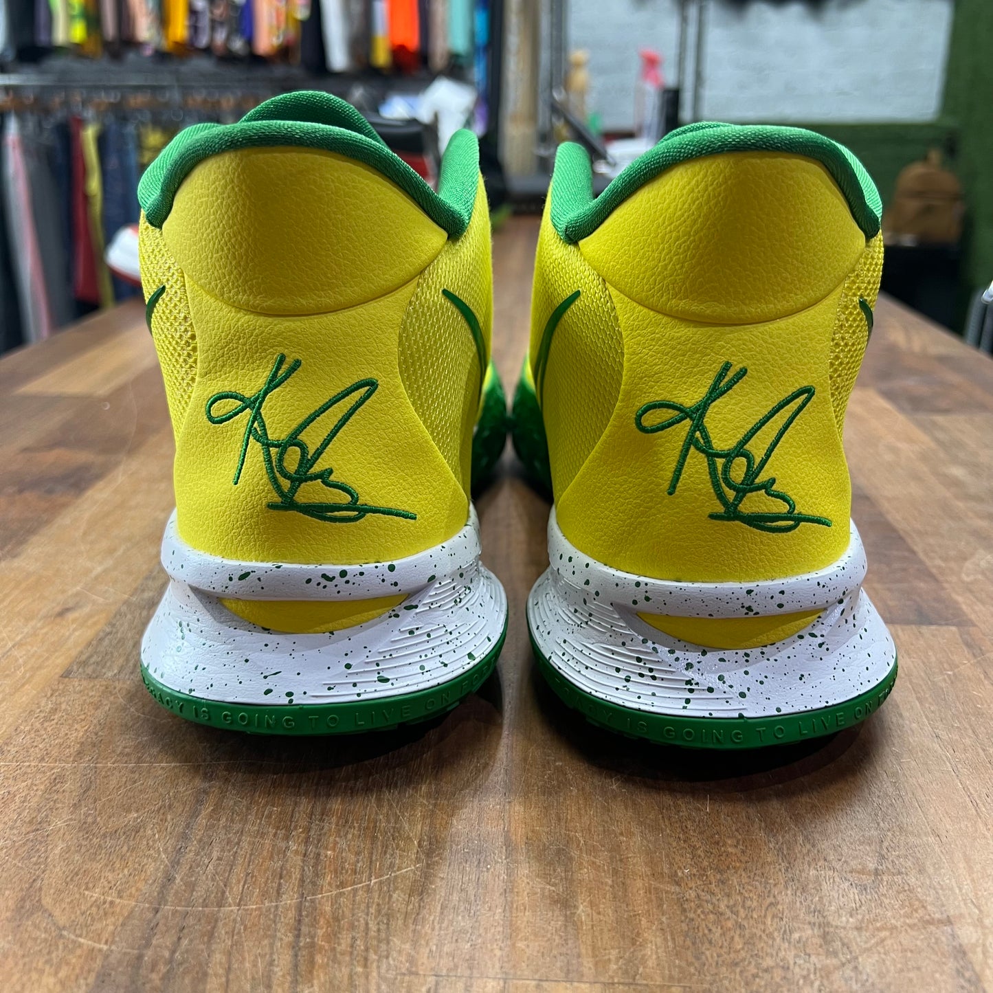 Nike Kyrie 7 Oregon Ducks Yellow Strike PE Size 12 USED s17073