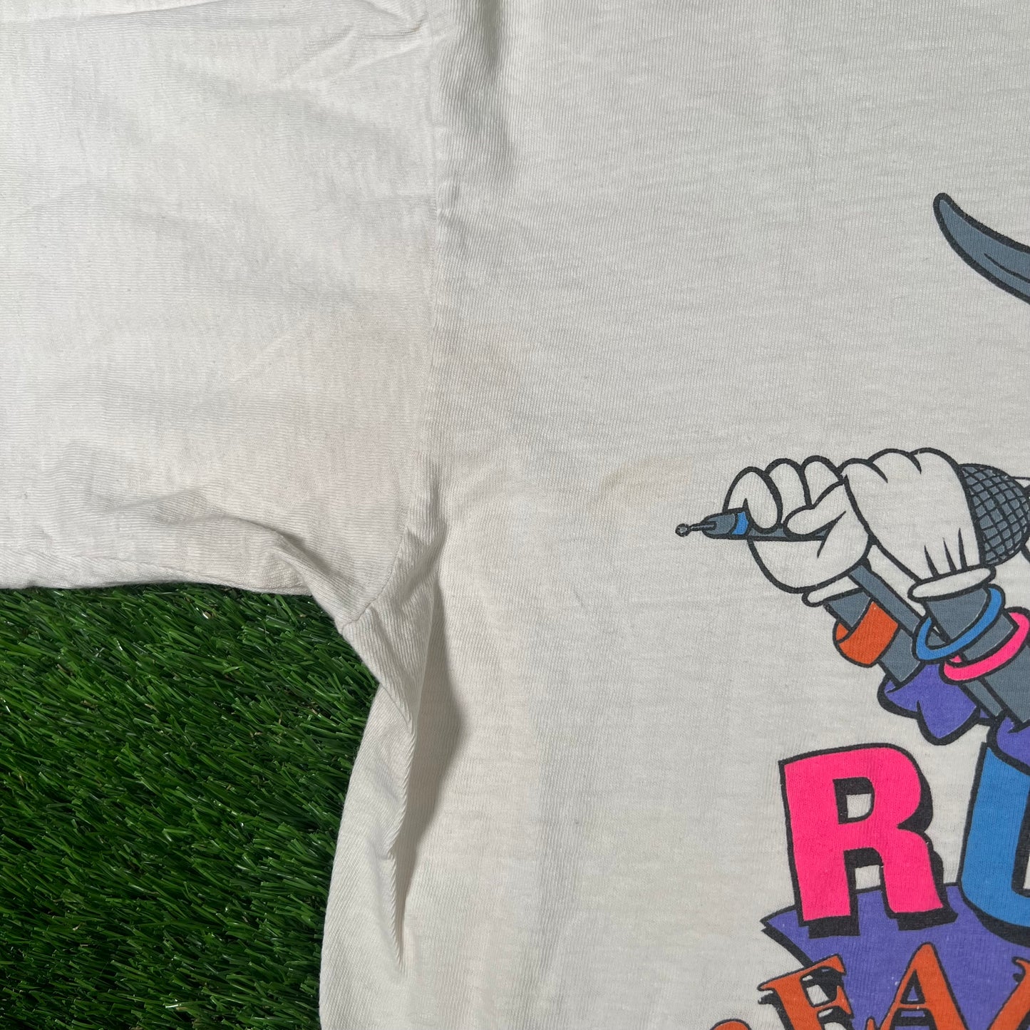 1990s Bugs Bunny R U Ready To Rock White Tee Size Large USED v17710