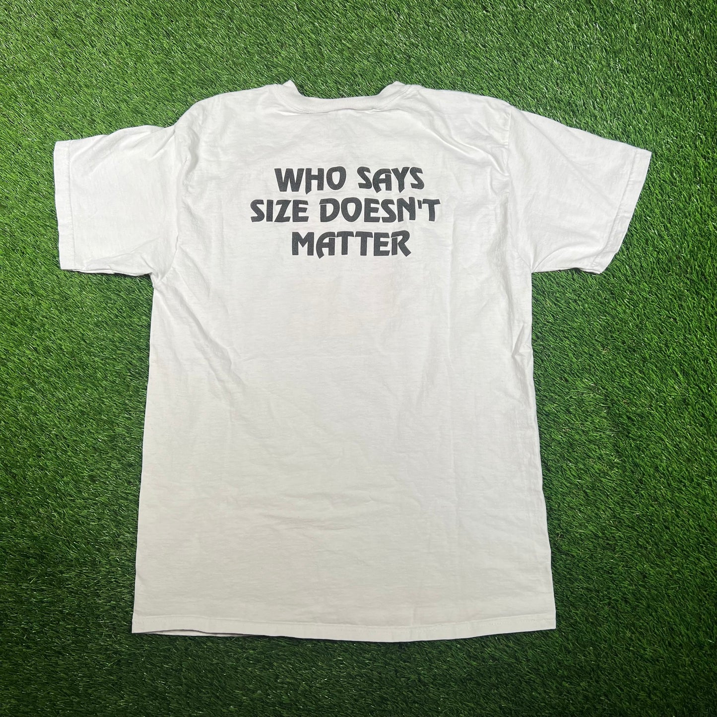 Y2K "Smokin Rockets" White Tee Size Large USED v17885