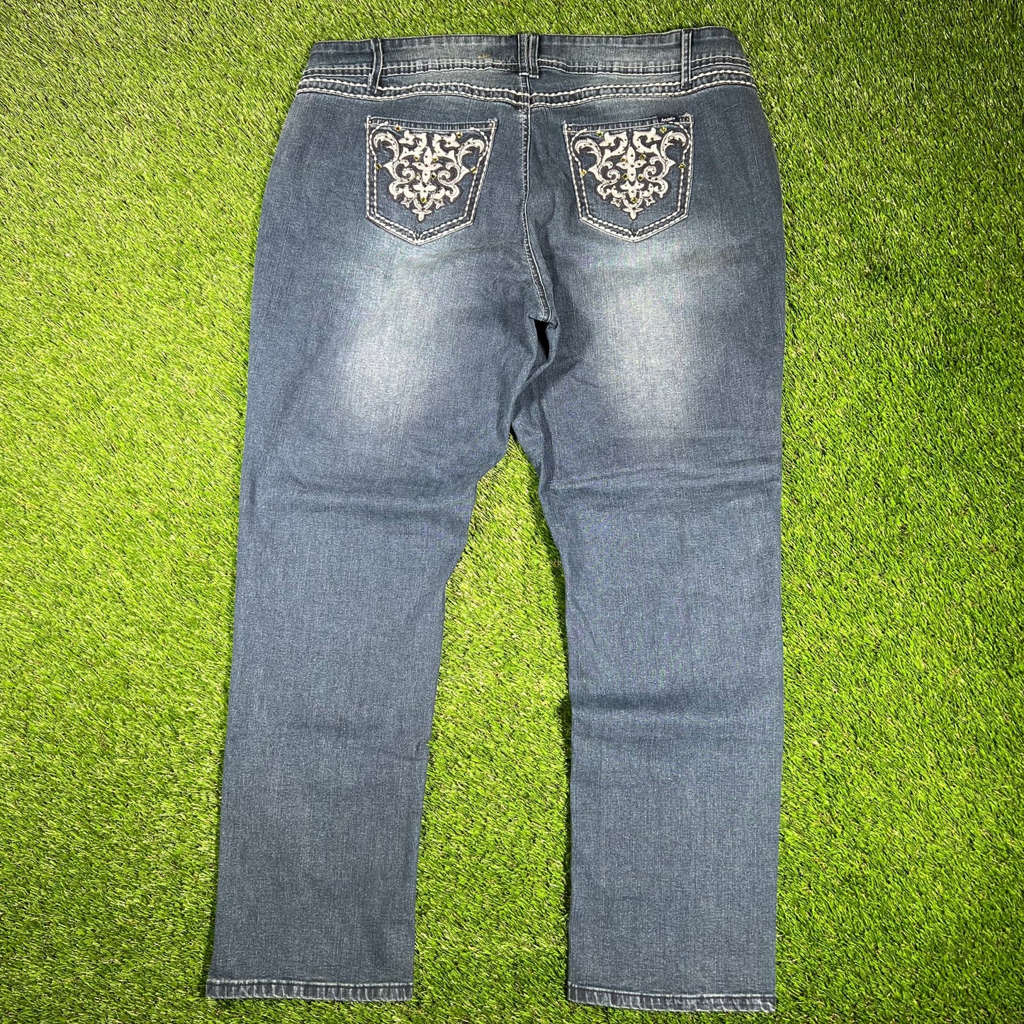 Angels Bedazzled Pocket Blue Jeans Size 38 NEW v17328