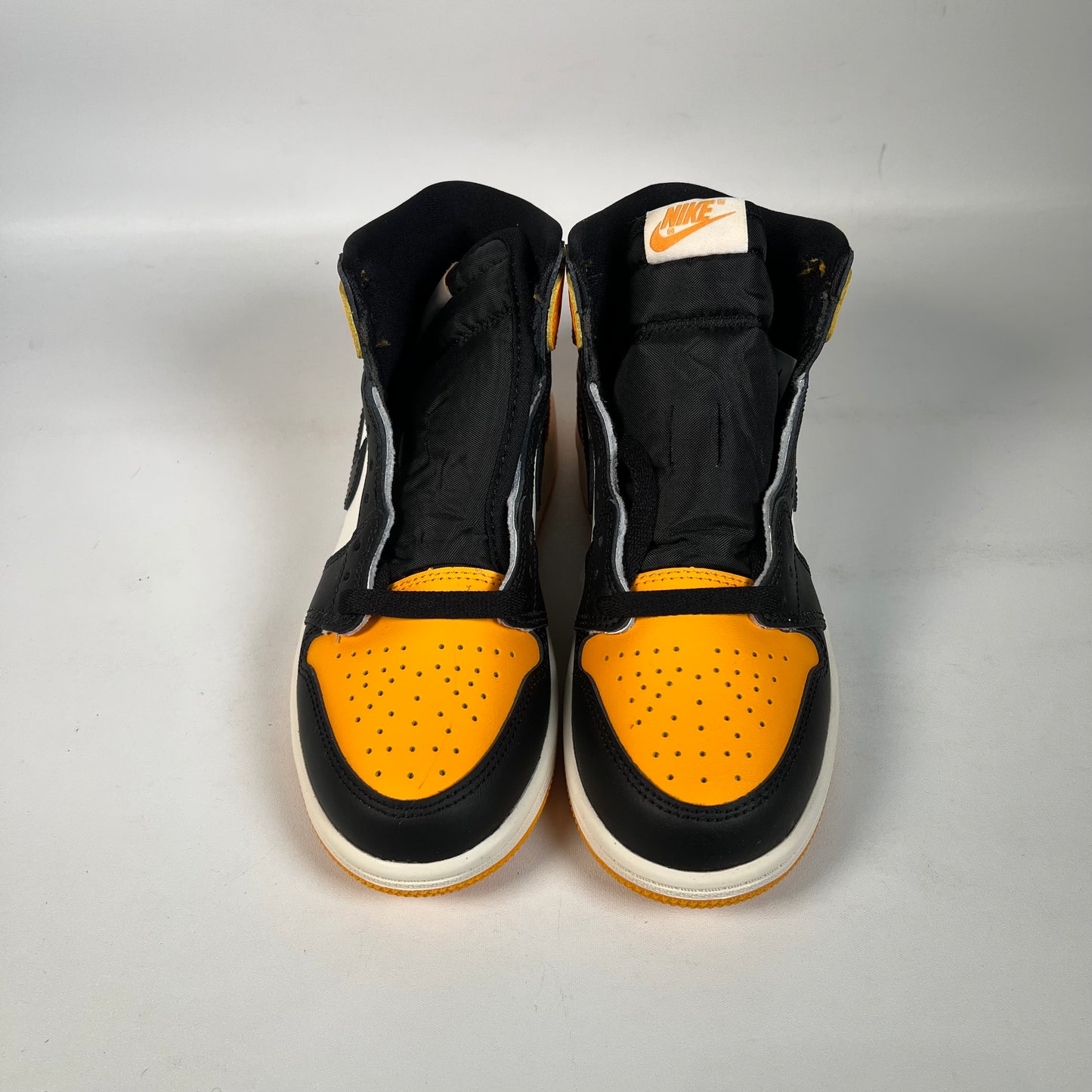 Jordan 1 High Taxi (2022) Size 3y NEW s22415