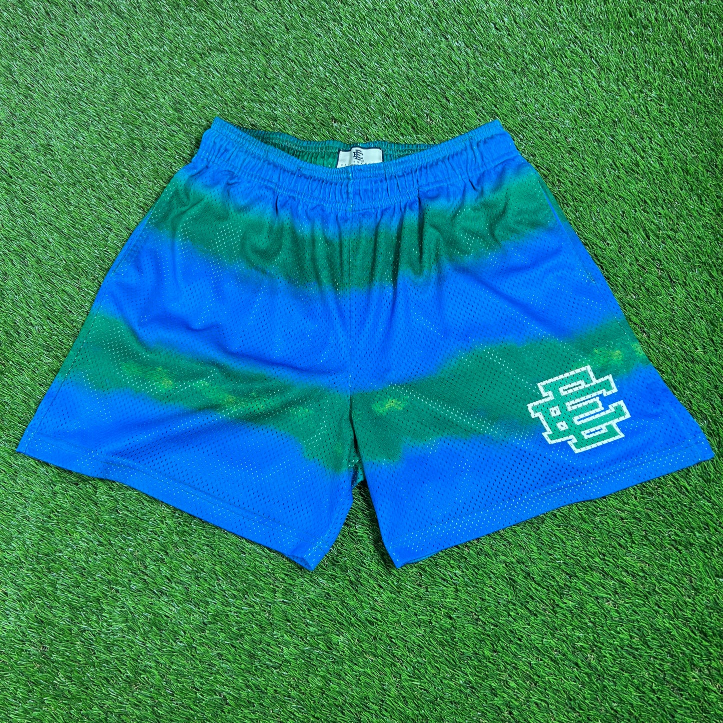 Eric Emanuel Blue/Green Tie Dye Green Logo Shorts Size Large USED x14687