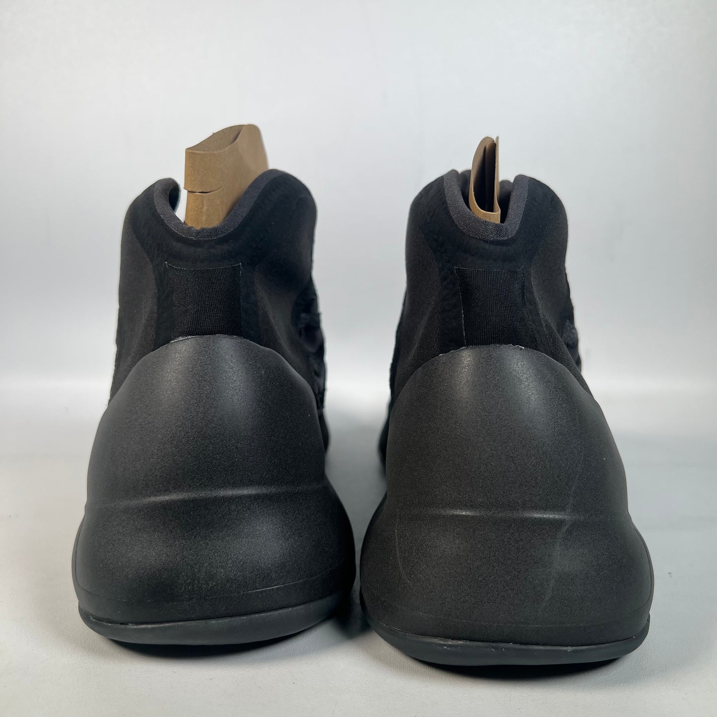 Adidas Yeezy QNTM Onyx (2021) Size 8.5 NEW s22463