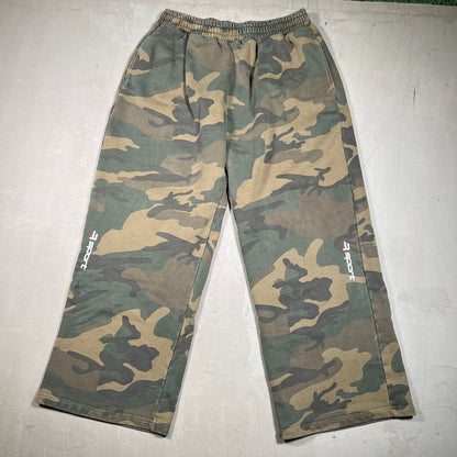 GV Gallery Raspberry Hills Sport Camo Sweatpants Size Small USED x17547