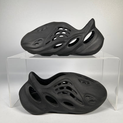 Yeezy Foam Runner Onyx (2024) Size 11k USED s18970