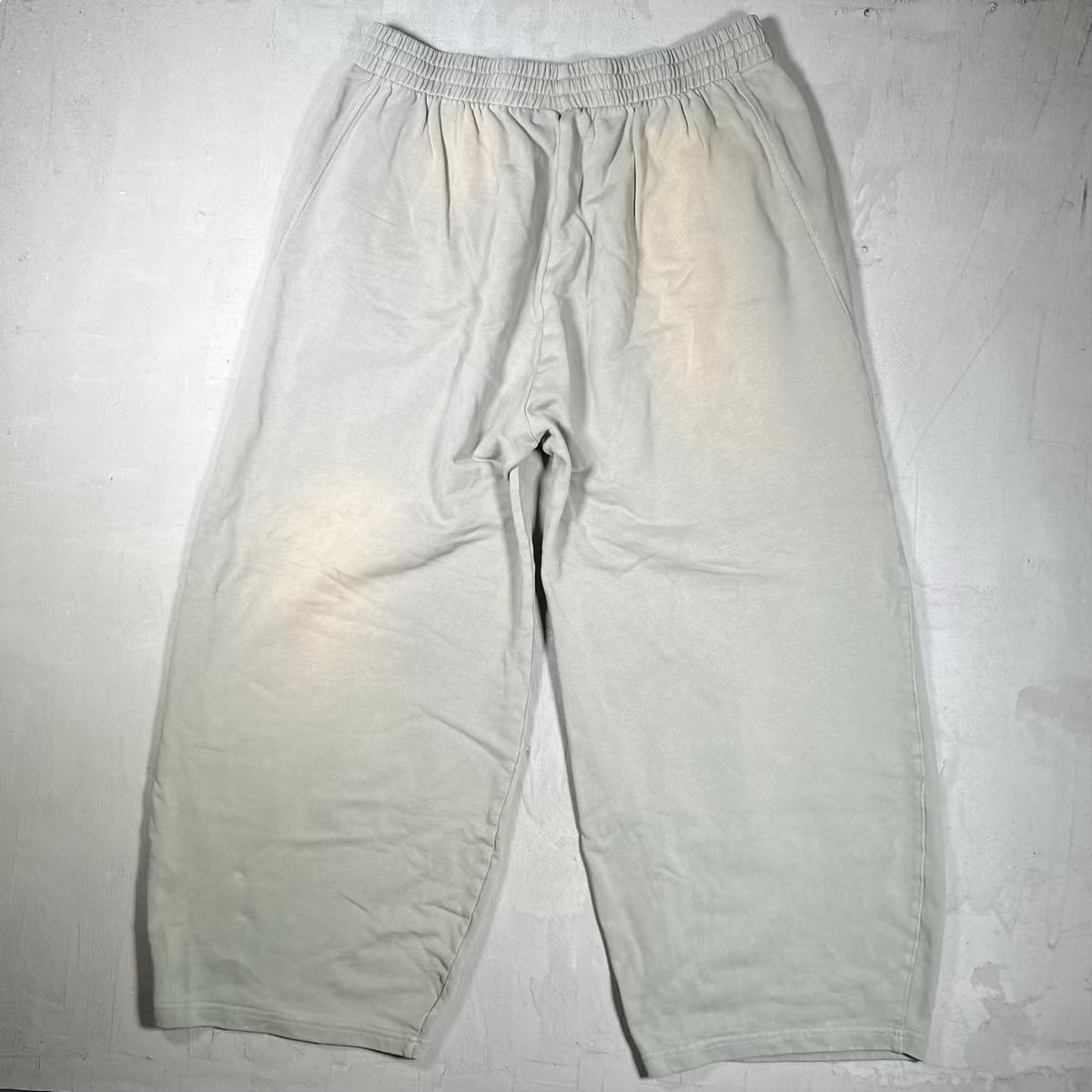 GV Gallery Raspberry Hills Sage Green Washed Sweatpants Size Large USED x18693