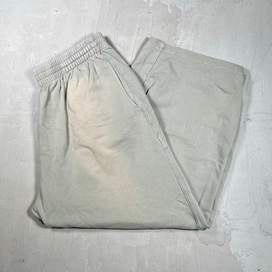 GV Gallery Raspberry Hills Sage Green Washed Sweatpants Size Large USED x18693