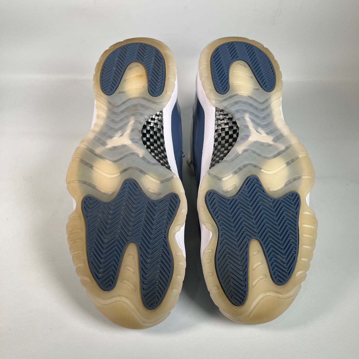 Jordan 11 Diffused Blue (2024) Size 11 USED s22203