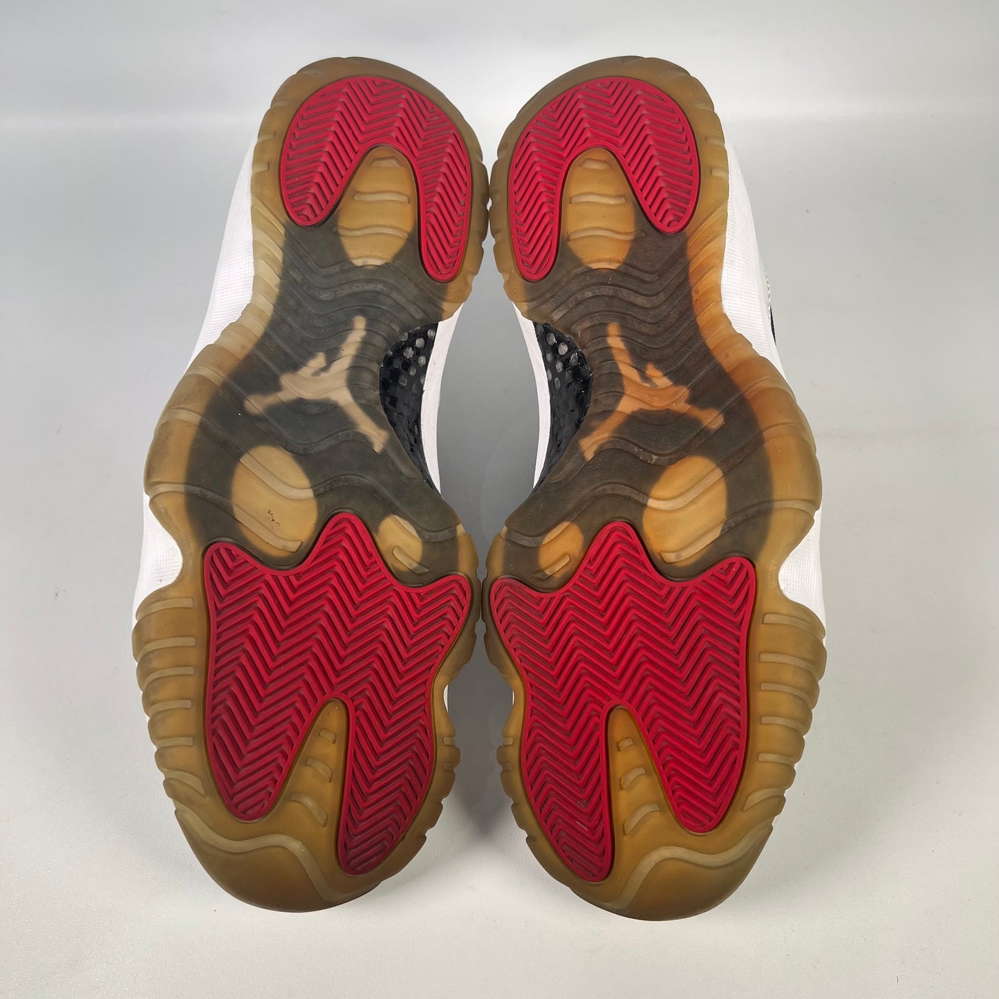 Jordan 11 Low Tuxedo (2013) Size 9.5 USED s19842