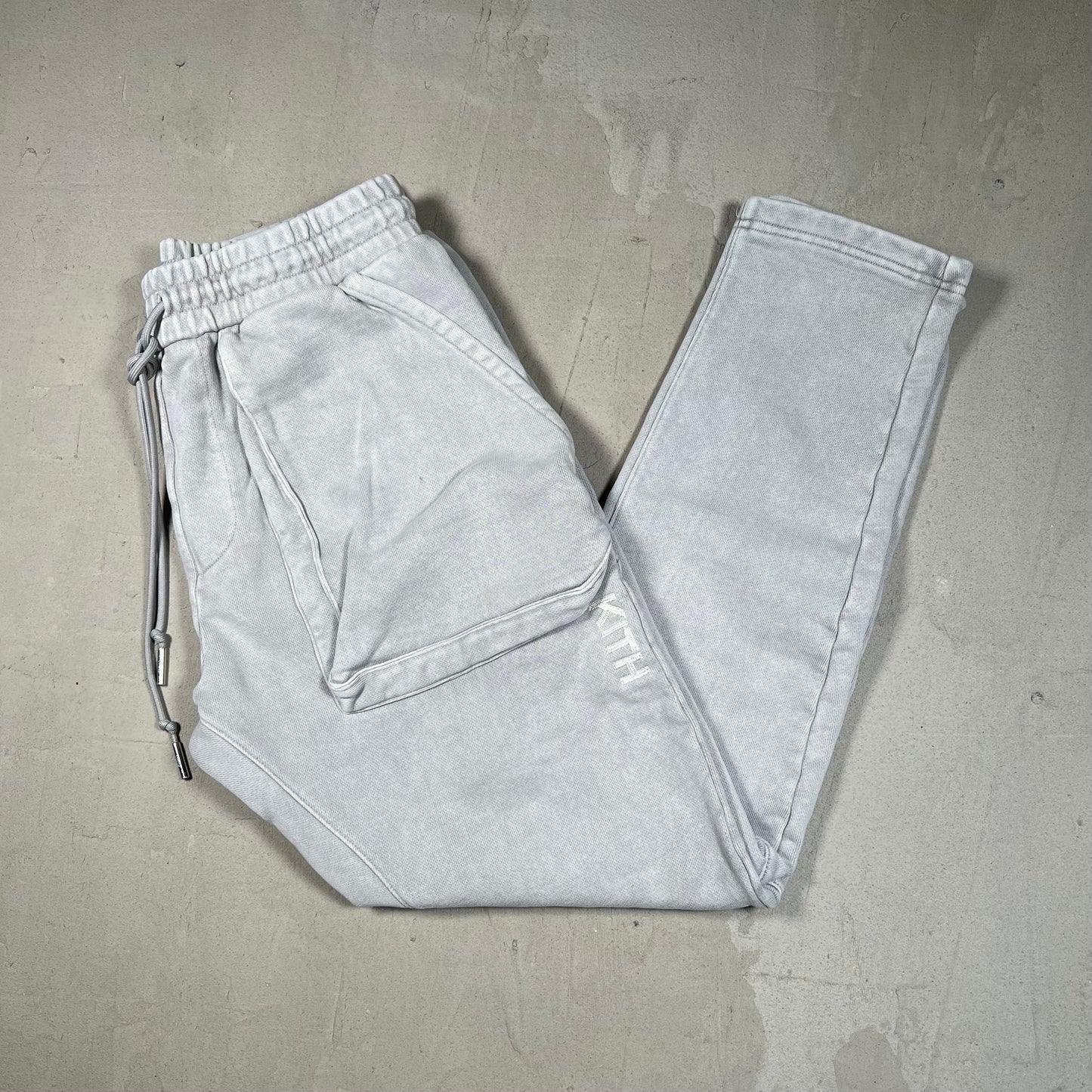Kith Light Grey Sweatpants Size Medium USED x17523