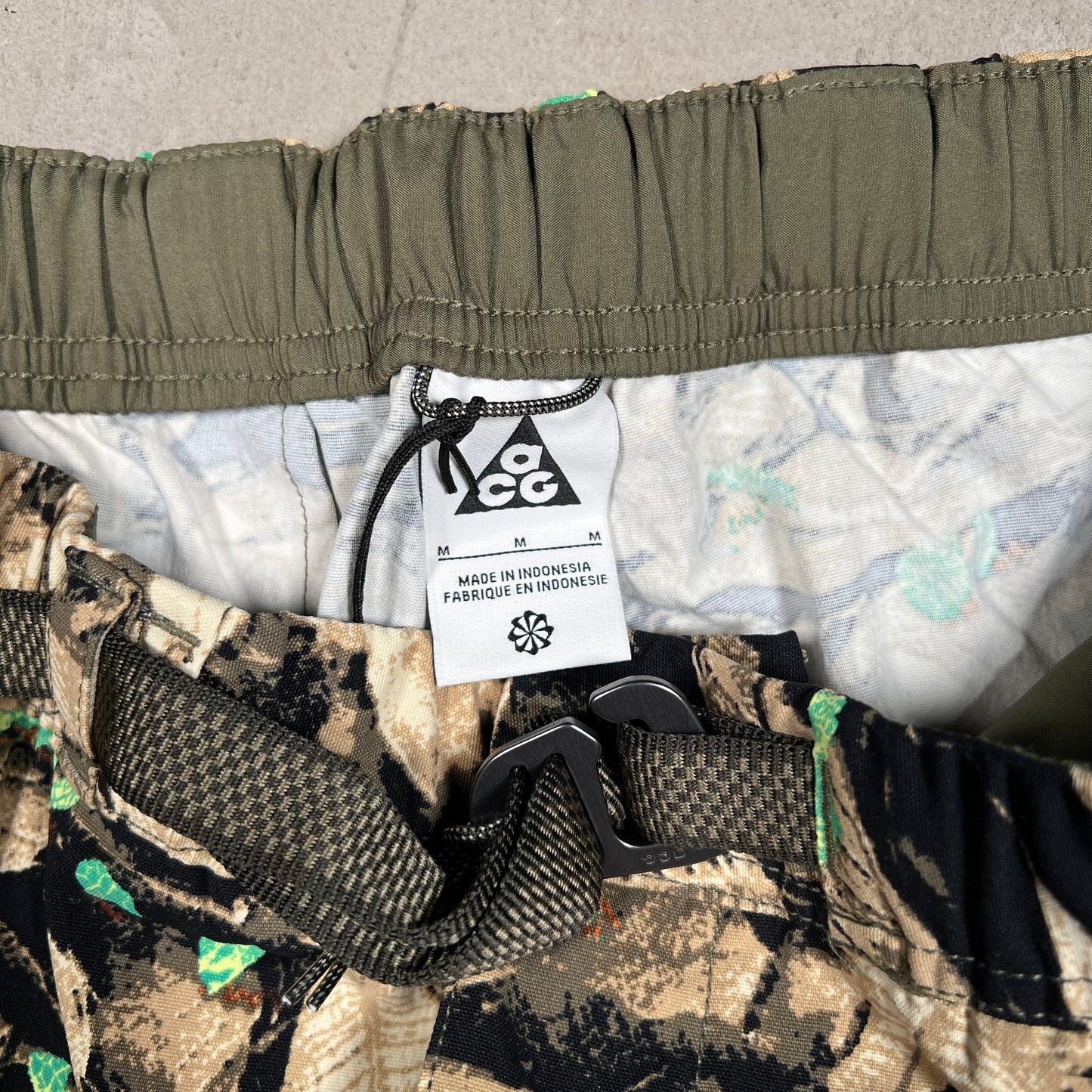 Nike ACG Leafcutter RealTree Convertible Pants Size Medium NEW v19469