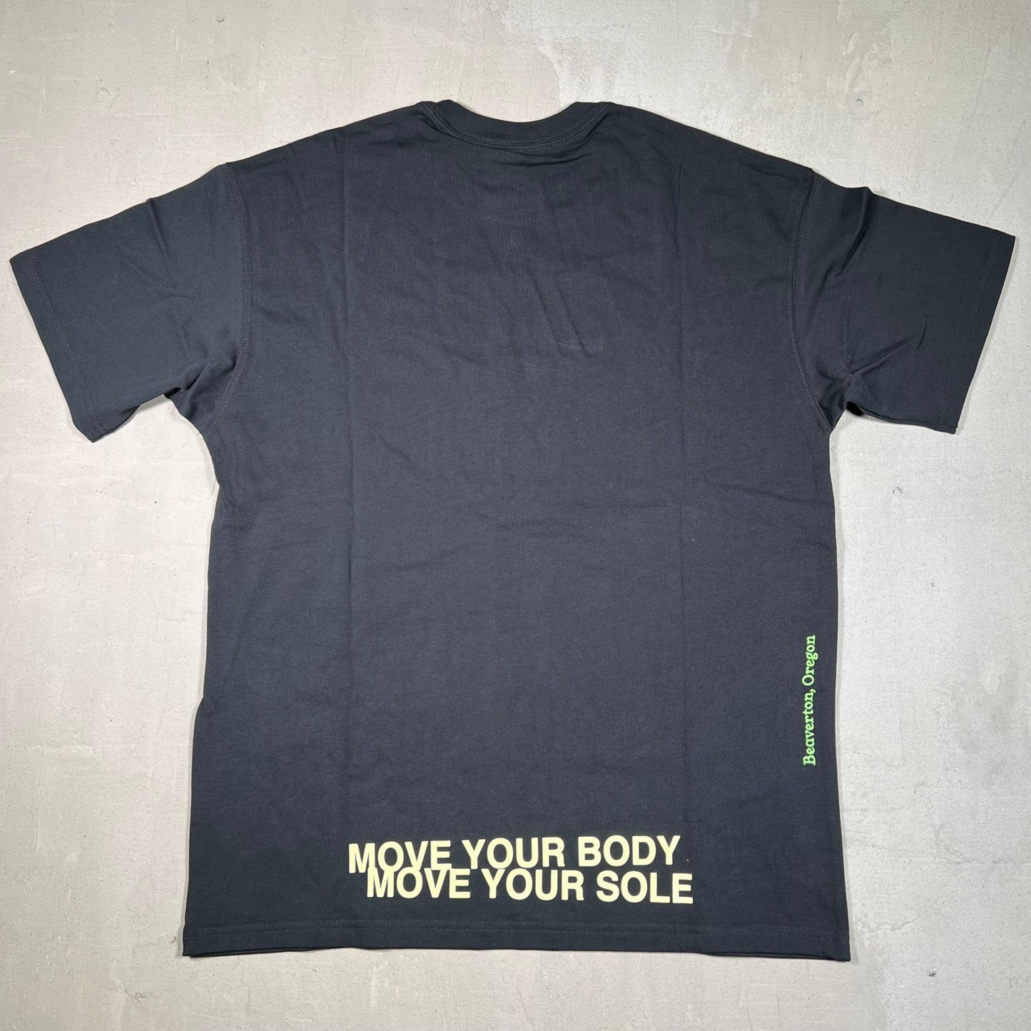 Nike World Tour Black Tee Size Medium NEW v19064