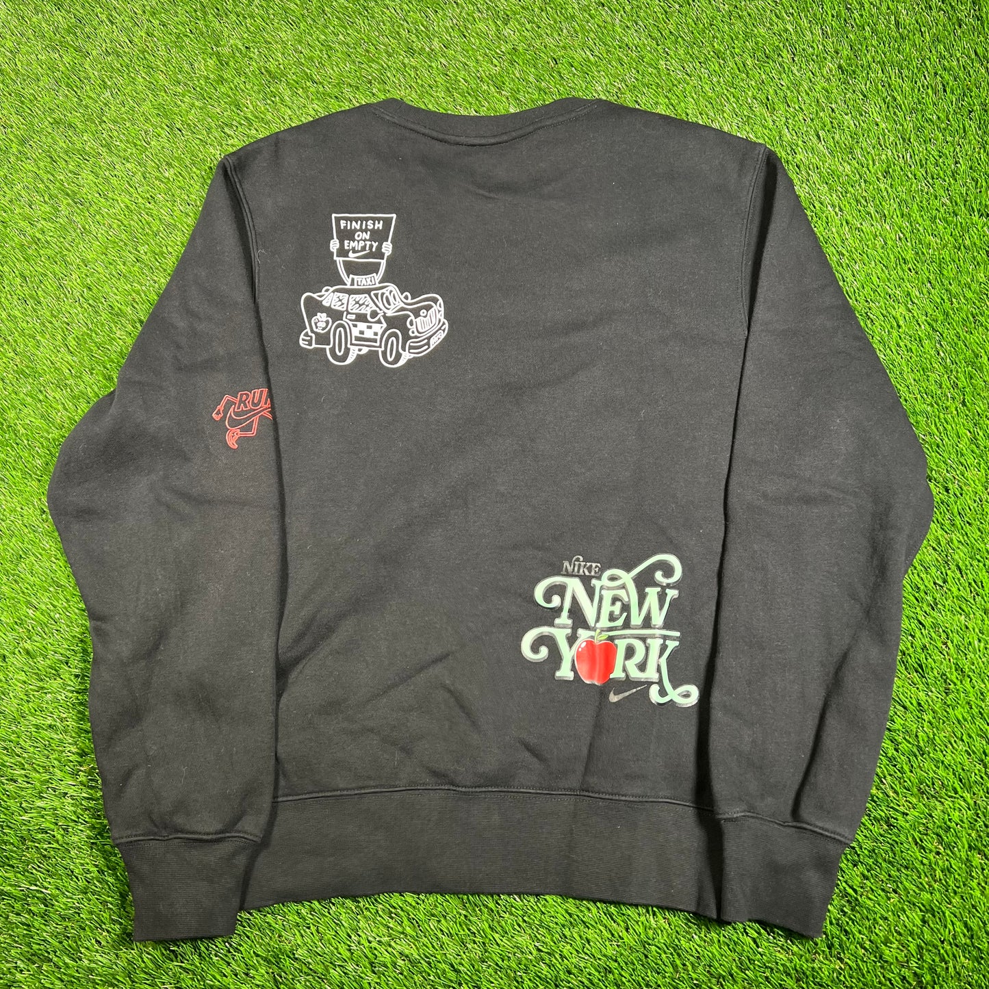 Nike "City That Never Walks" Black Crewneck Size Medium USED v17934