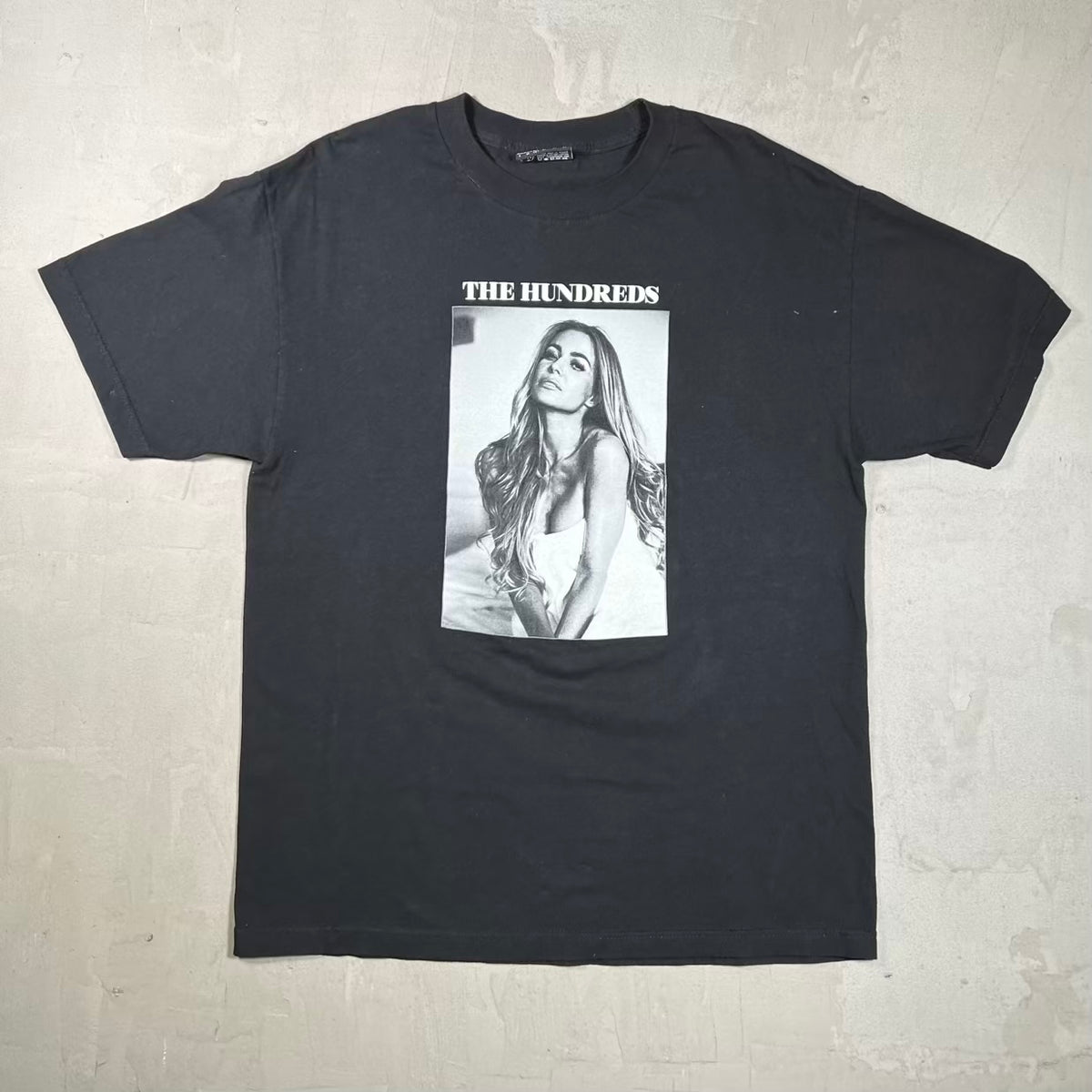 The Hundreds Carmen Electra Photo Black Tee Size Large USED x18960