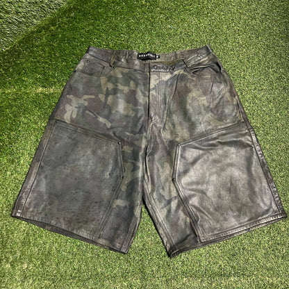 GV Gallery Raspberry Hills Dark Camo Leather Shorts Size XXL USED x13935