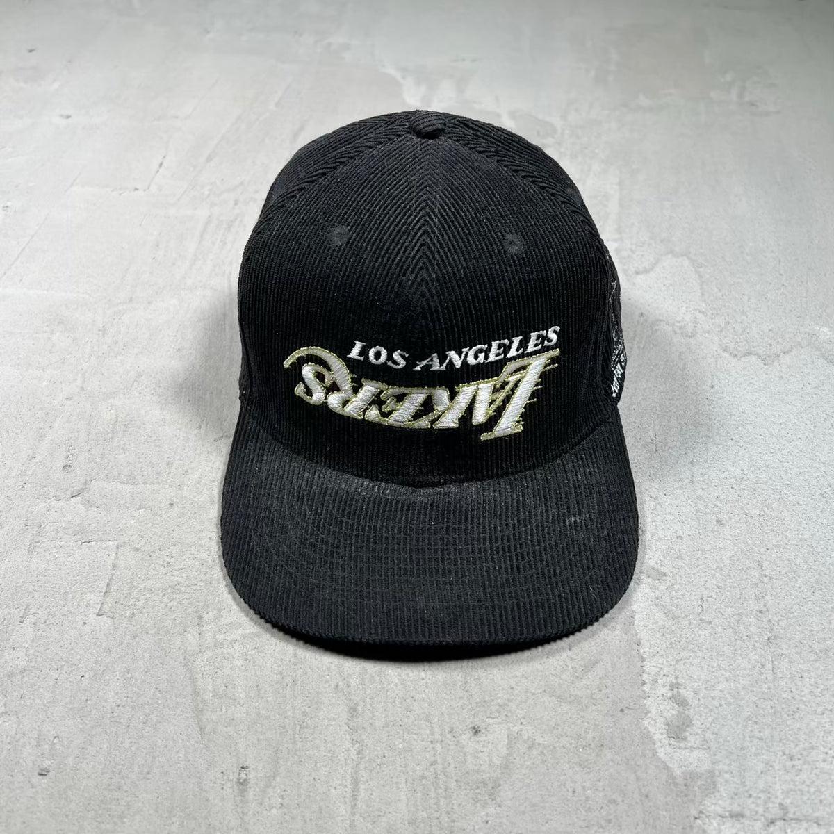 HMDD LA Lakers Blacjk Corduroy Snap Back Hat USED x18399