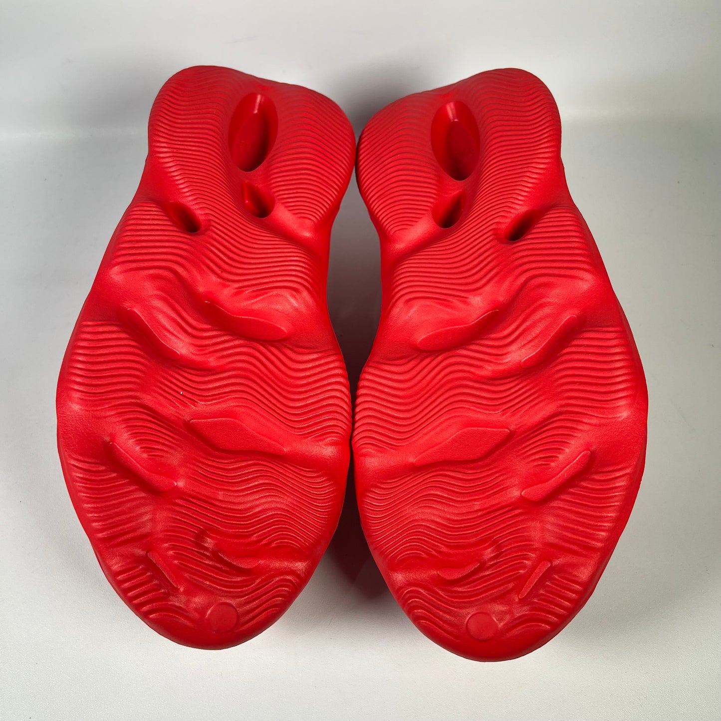 Yeezy Foam RNR Vermillion (2021) Size 14 NEW s19283