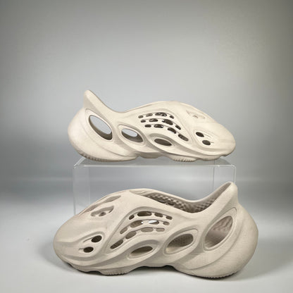 Yeezy Foam Runner Ararat (2020) Size 8 USED s19046