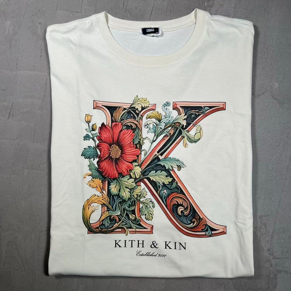 Kith and Kin "K" Floral Logo Tee Beige Size XXL USED x18379