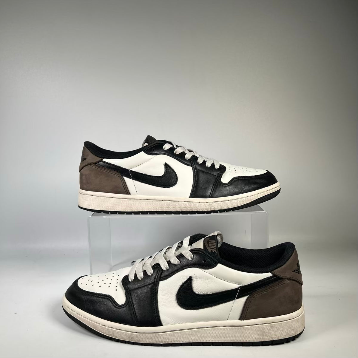 Jordan 1 Low Mocha (2024) Size 11 USED s23706