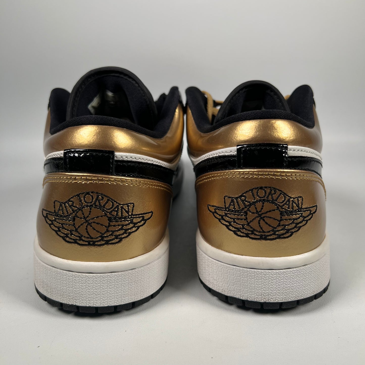 Jordan 1 Low Gold Toe (2019) Size 10 USED s19675