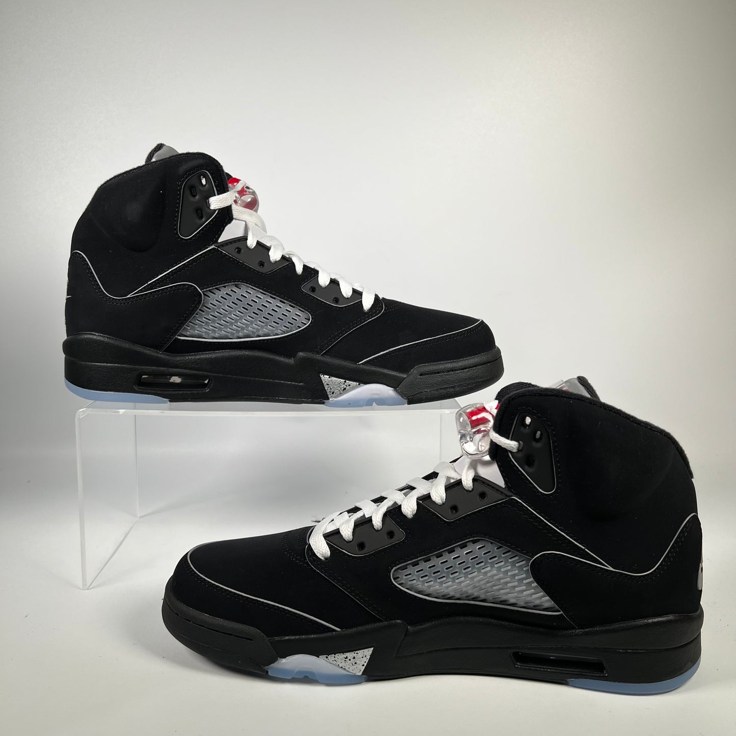 Jordan 5 Black Metallic Reimagined (2025) Size 10.5 NEW s18914