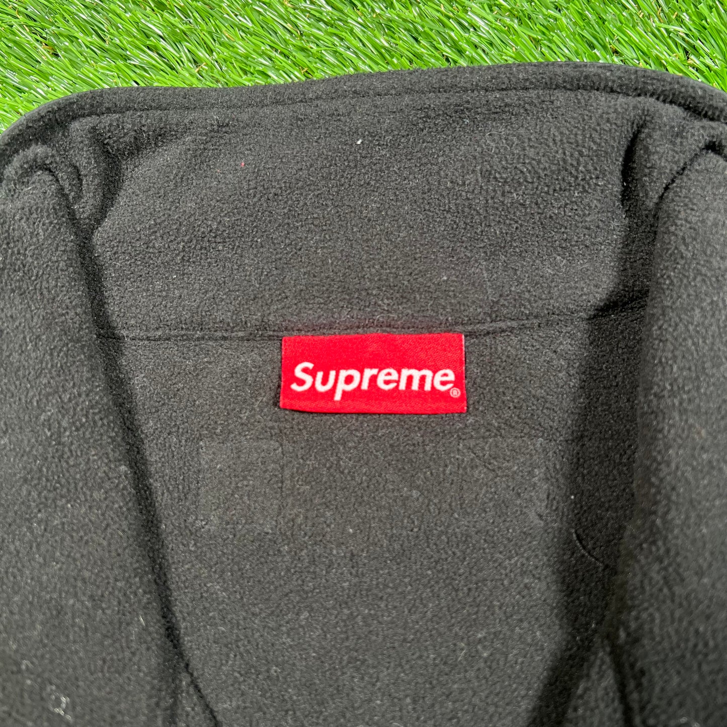 Supreme Arc Logo Quilted Half Zip Black Pullover (2017) Size Large USED x15725