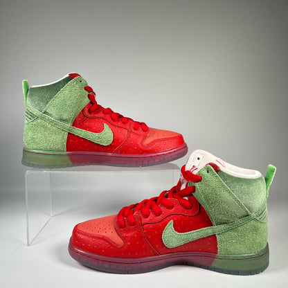 Nike SB Dunk High Strawberry Cough (2021) Size 9 NEW s19656