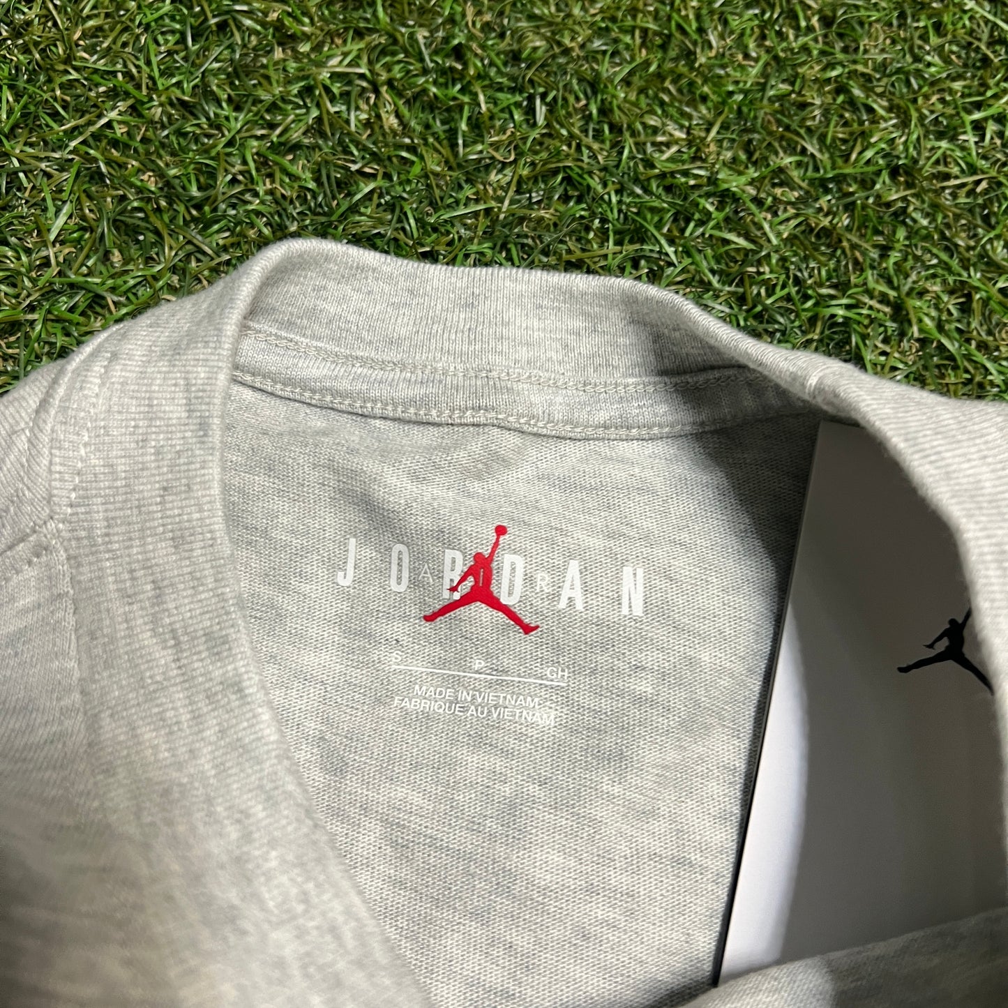 Nike Jordan Modern Rap Style Champ Grey Tee Size Small NEW v16271