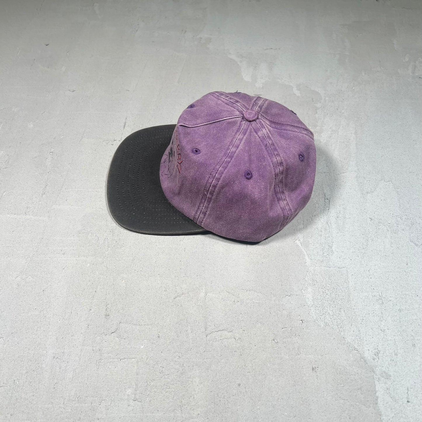 GV Gallery Raspberry Hills Bulldog Purple Washed Hat NEW x17138