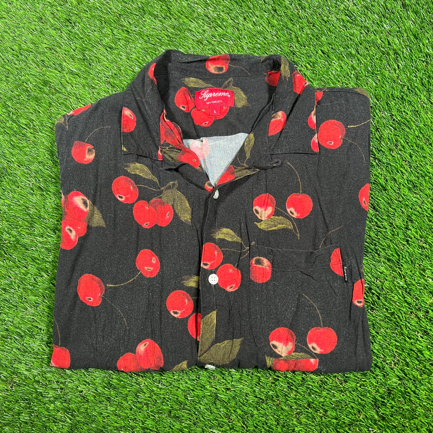 Supreme Black Cherry Rayon Shirt (2019) Size Large USED x14819