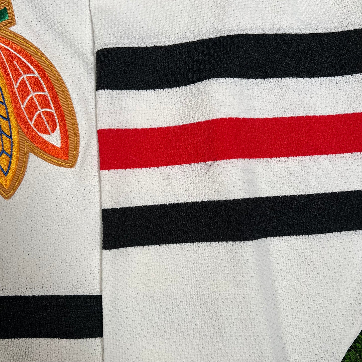 1990s Chicago Blackhawks White Hockey Jersey Size Small USED v17881