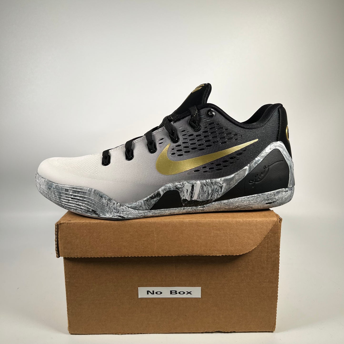Nike Kobe 9 EM Low Protro (2025) Size 10.5 USED s18783