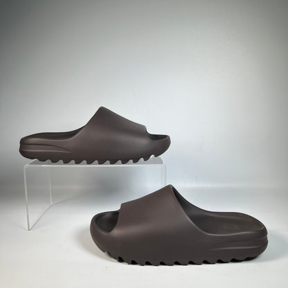 Yeezy Slide Soot (2020) Size 11 USED s22047