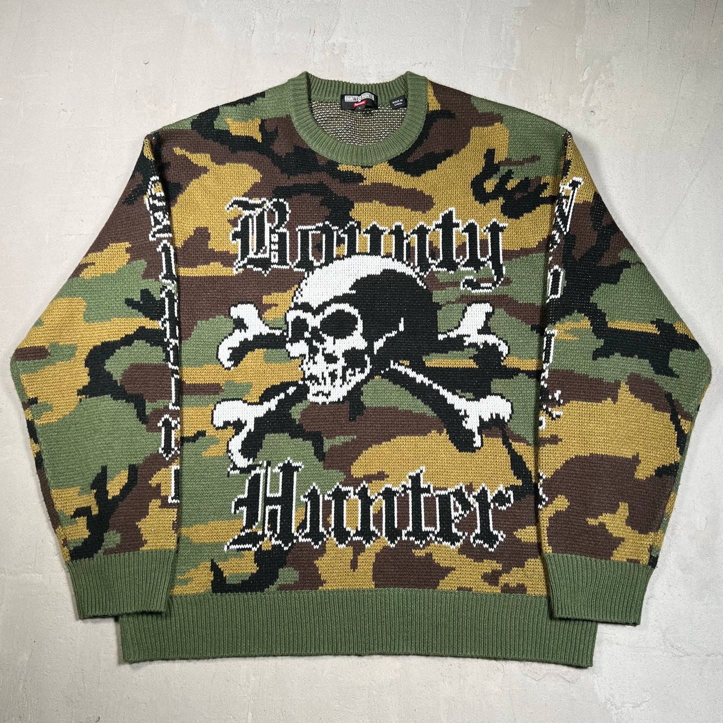 Supreme Bounty Hunter Sweater Woodland Camo (2023) Size Large USED x17098