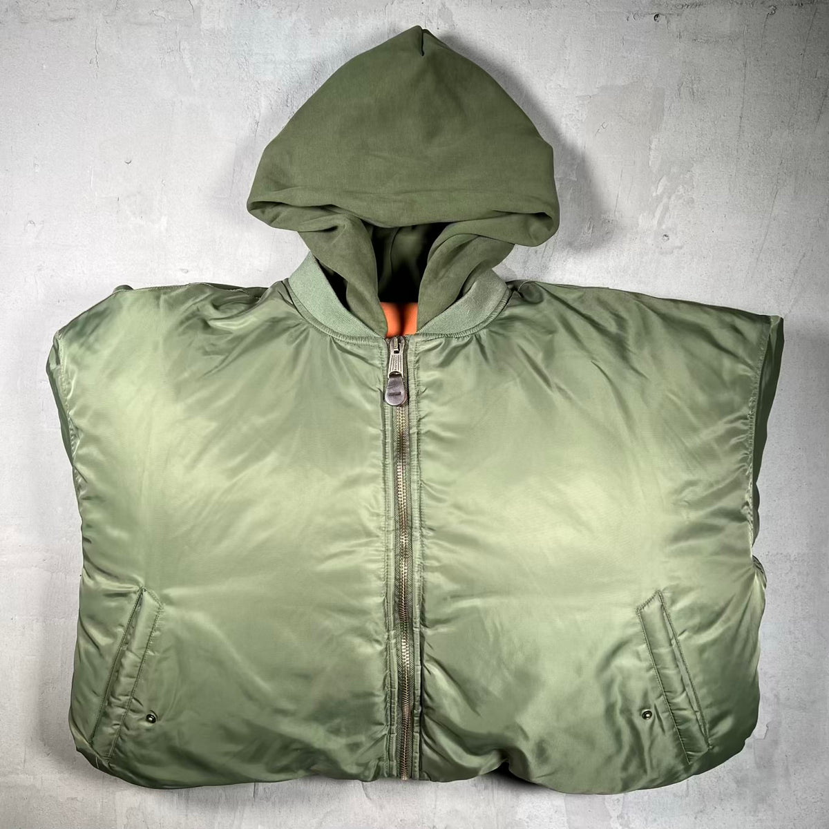 GV Gallery Olive Green Reversible Bomber Jacket Size Medium USED x18388
