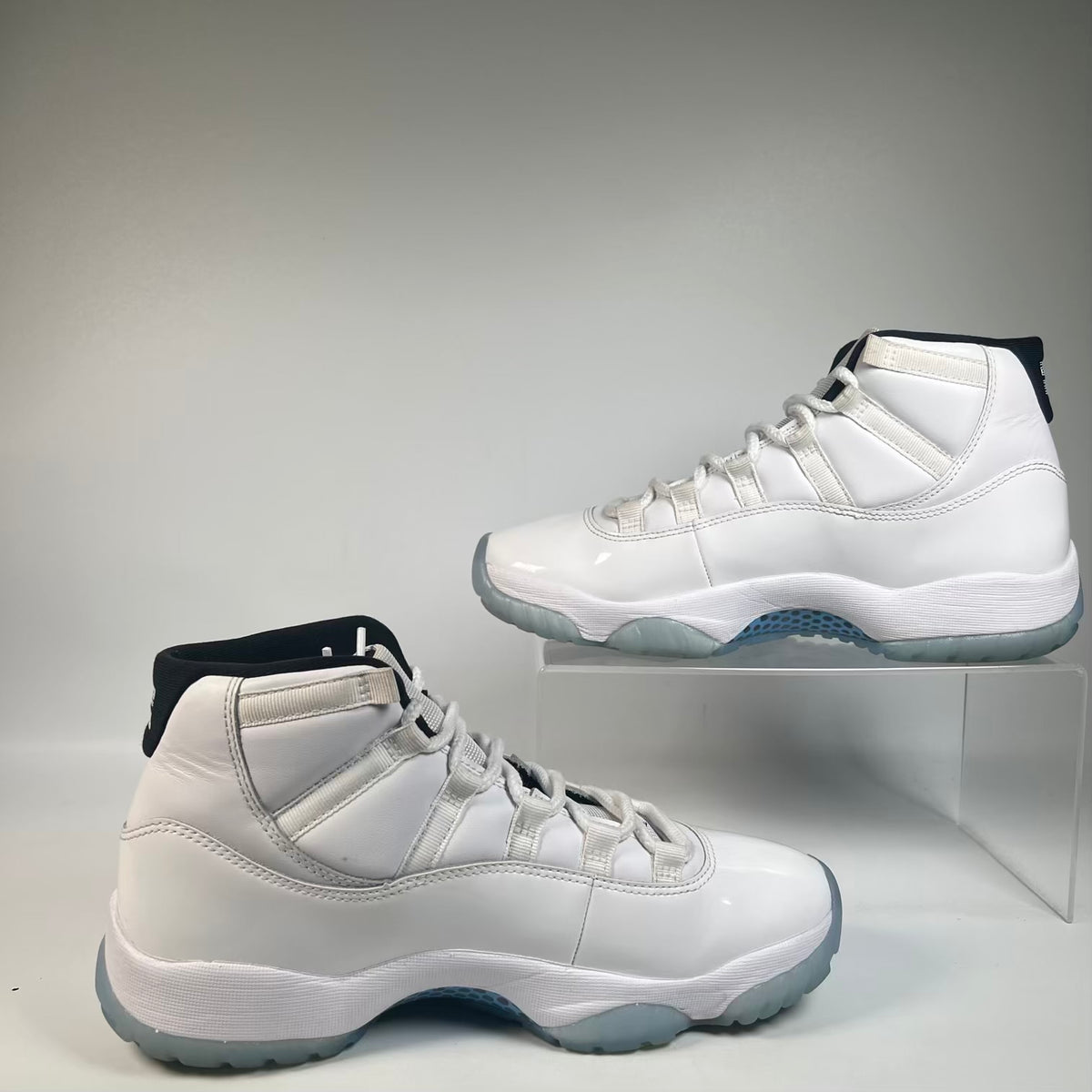 Jordan 11 Legend Blue (2024) Size 9 USED s23641