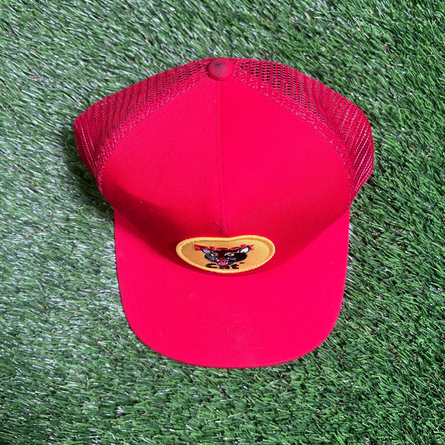 Supreme Black Cat Red Trucker Hat (2024) USED x15950