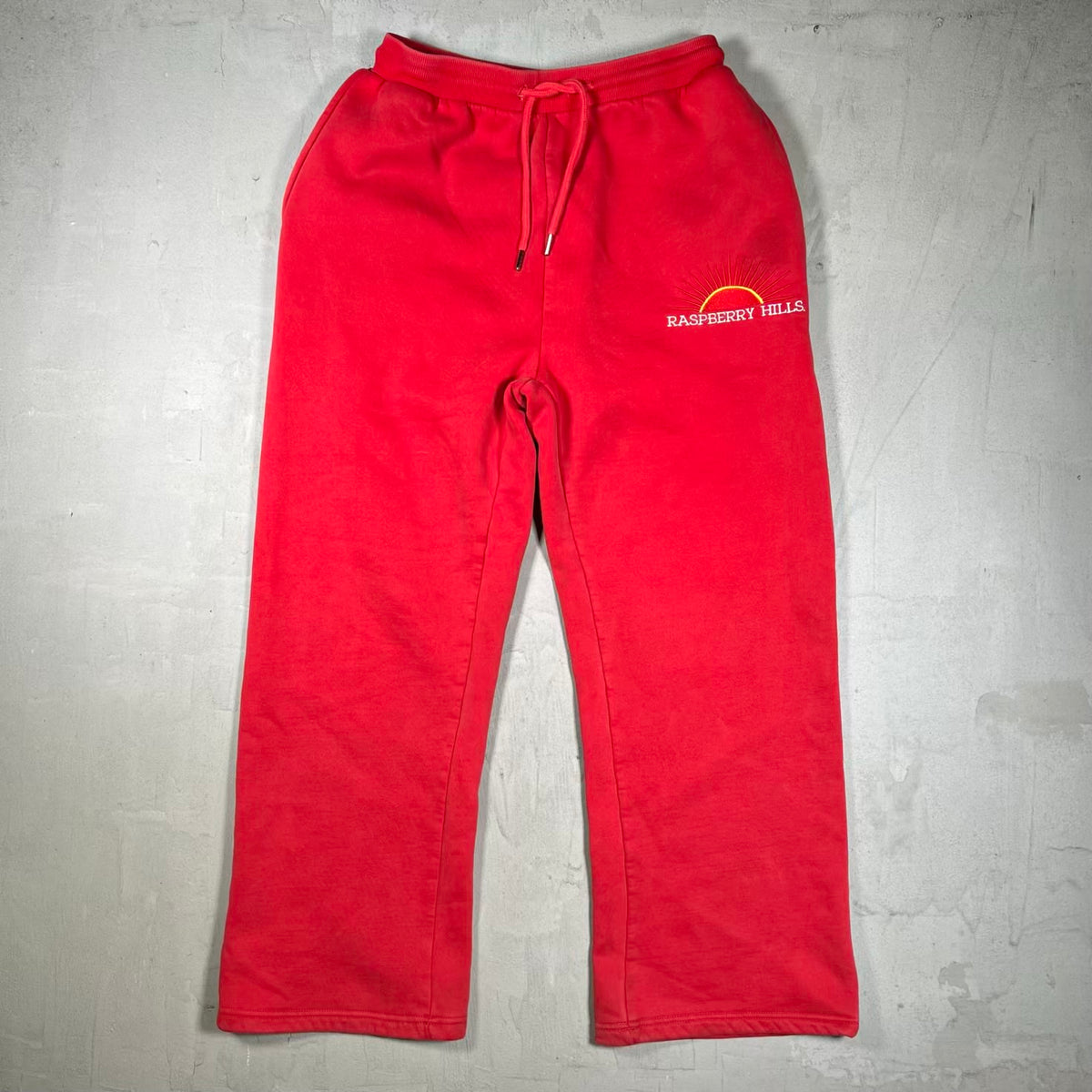 GV Gallery Raspberry Hills Casamigos Red Sweatpants Size Small USED x18957