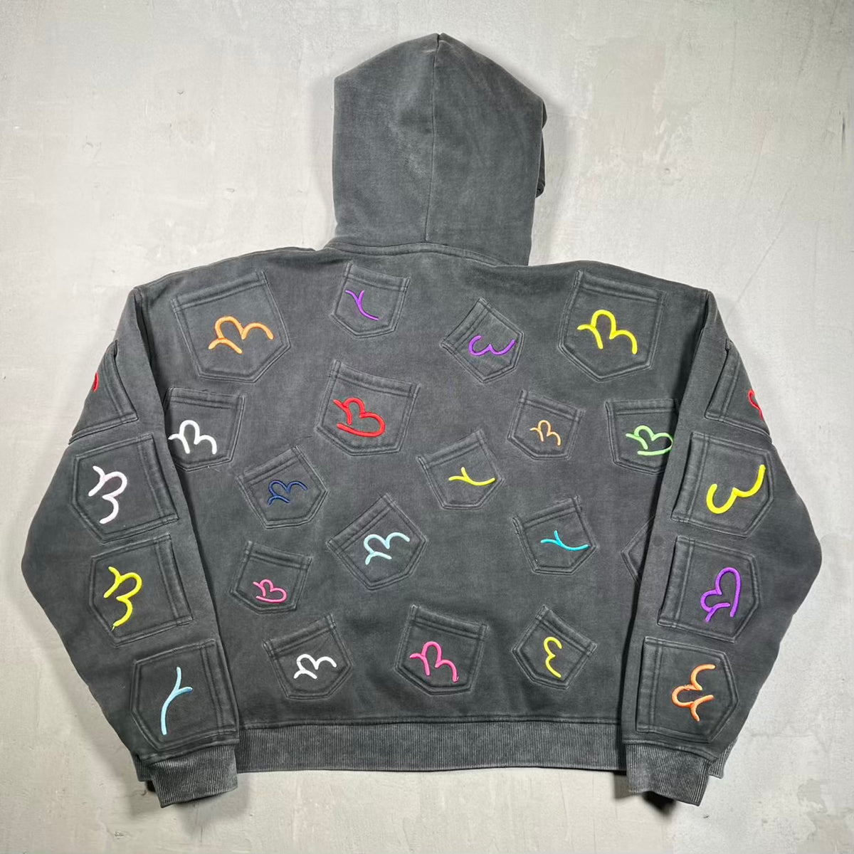 GV Gallery Raspberry Hills Multi Pocket Washed Black Hoodie Size Medium USED x18958