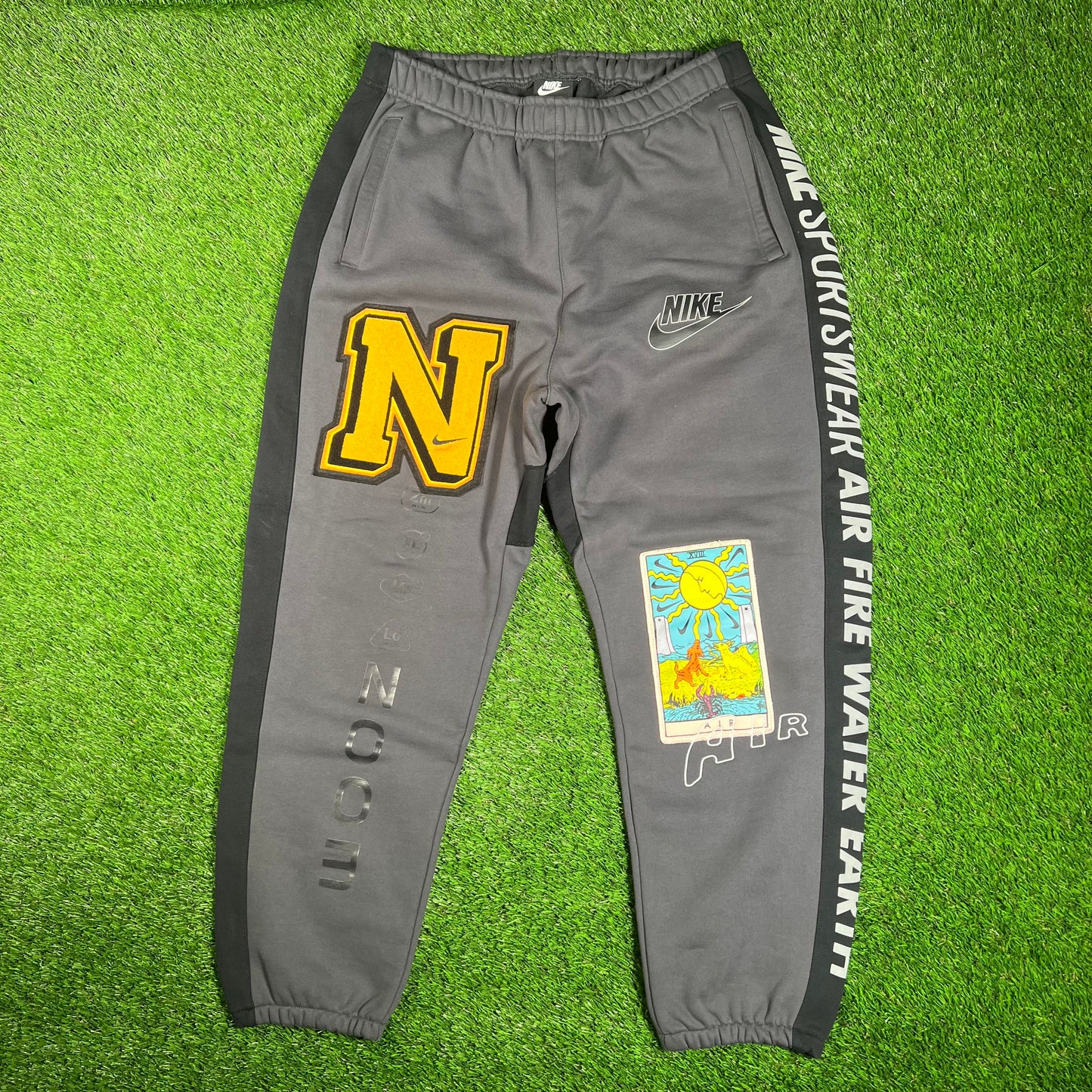 Nike Element Patch Heavyweight Sweatpants Grey Size Large USED v17920